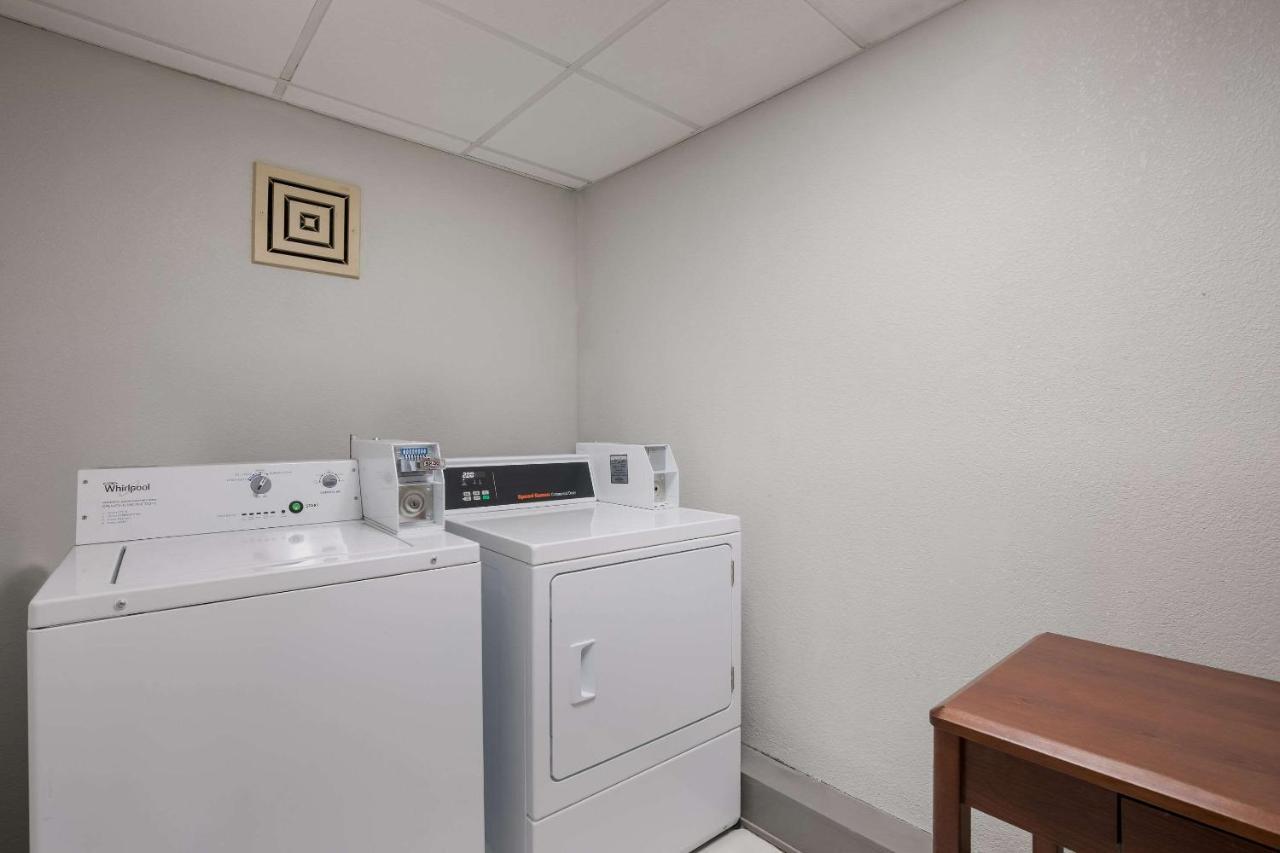 Quality Inn Joliet Buitenkant foto
